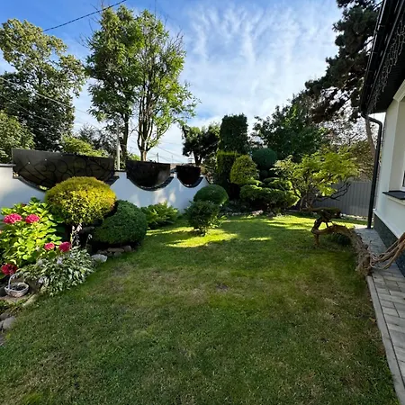 Castle Garden Villa Uzhhorod Exterior photo