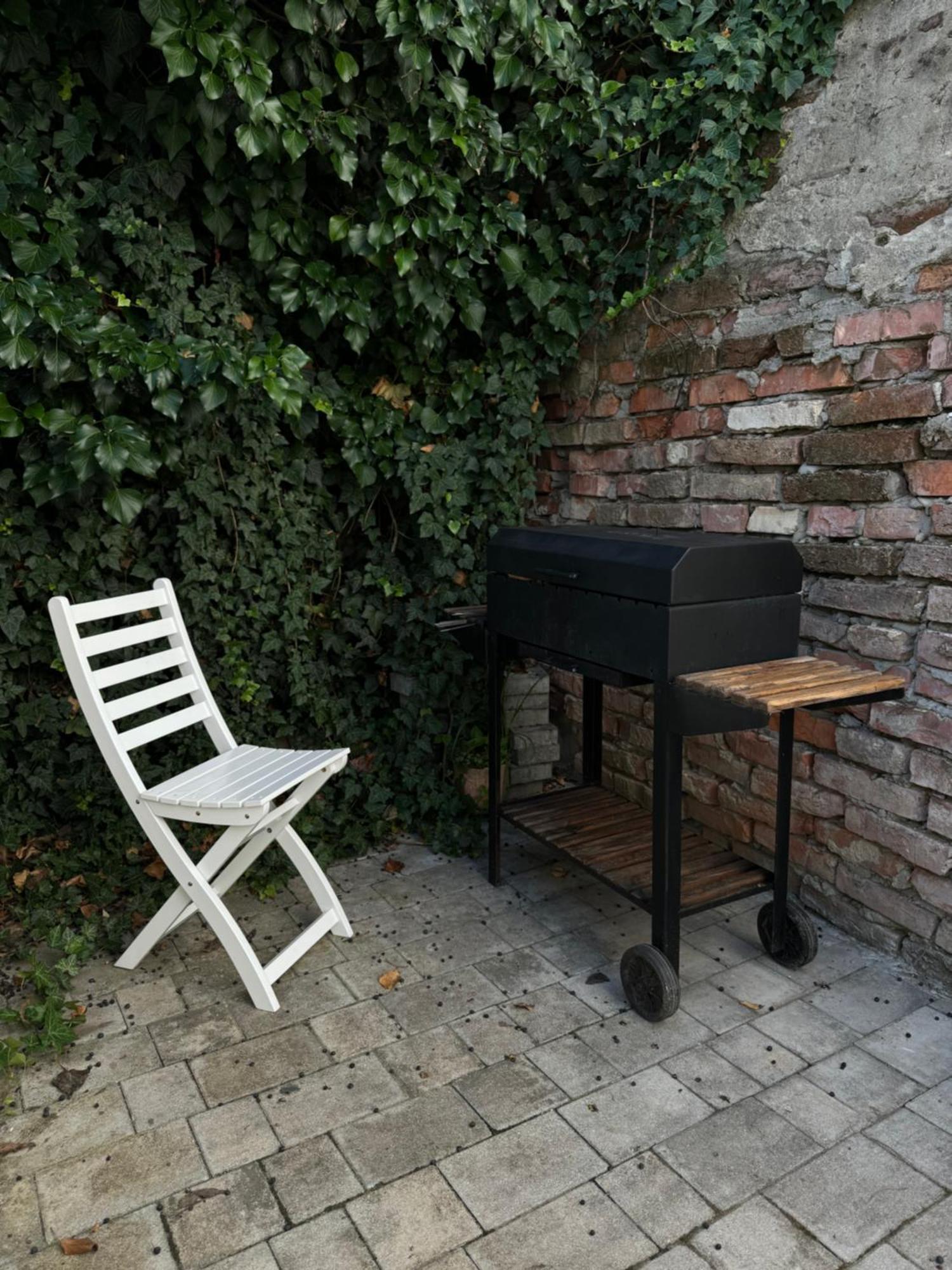 Castle Garden Apartment *